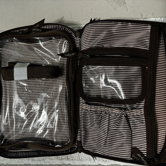 thirty-one Brown Quilted Poppy  Zipper Makeup/Toiletry bag - Picture 9 of 11